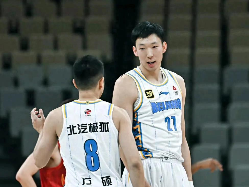 本赛季CBA交战激烈，强队逐渐显现实力的简单介绍
